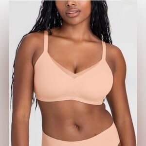 NWT Honeylove CrossOver Seamless Bra in Blush Pink Size 36 B/C